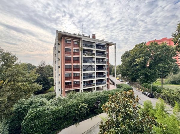 appartamento in vendita a Milano in zona Gallaratese