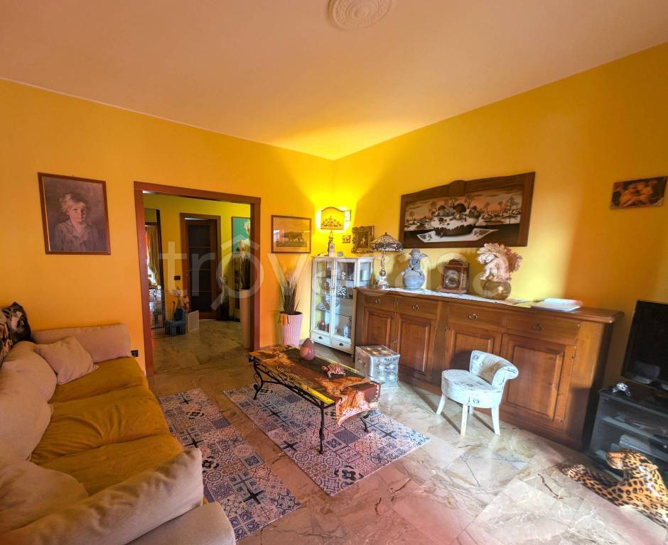 appartamento in vendita a Milano in zona Quarto Cagnino