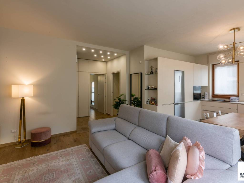 appartamento in vendita a Milano in zona Piazzale Lodi