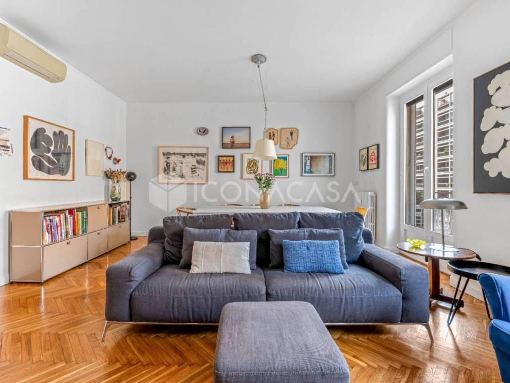 appartamento in vendita a Milano in zona Centro Direzionale