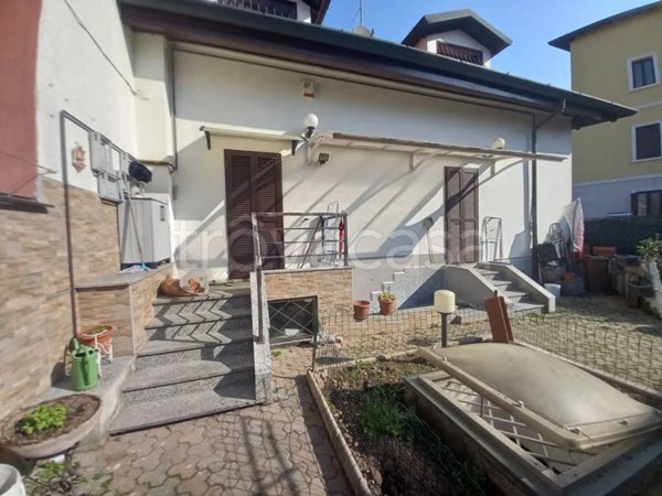 casa indipendente in vendita a Milano in zona Baggio