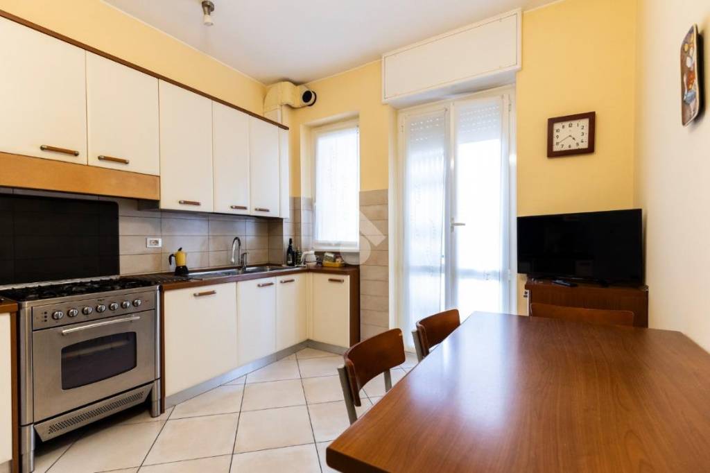 appartamento in vendita a Milano in zona Loreto