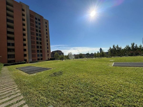 appartamento in vendita a Milano in zona Adriano