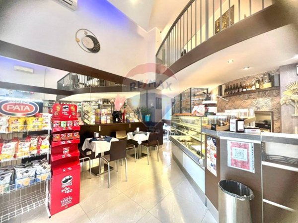 negozio in vendita a Milano in zona Porta Nuova