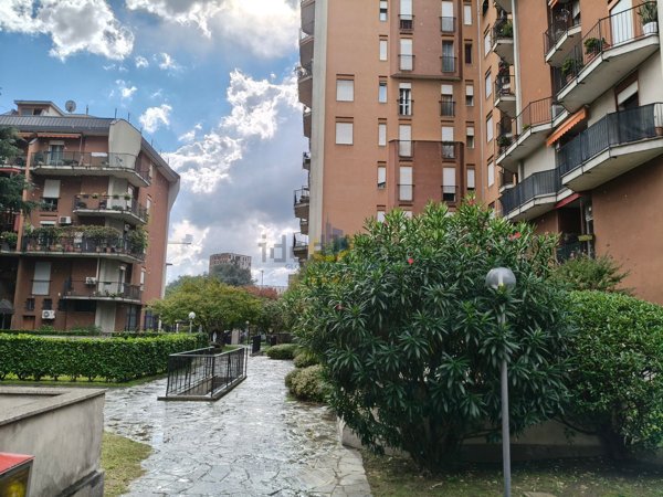 appartamento in vendita a Milano in zona Affori