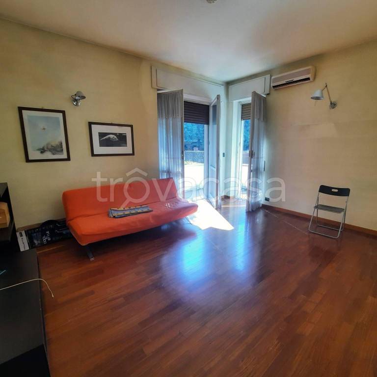 appartamento in vendita a Milano in zona Famagosta
