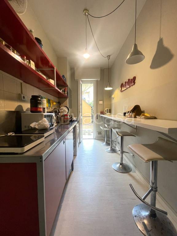 appartamento in vendita a Milano in zona Lorenteggio