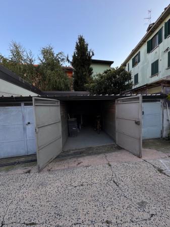 negozio in vendita a Milano in zona Baggio