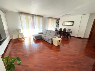 appartamento in vendita a Milano in zona Famagosta