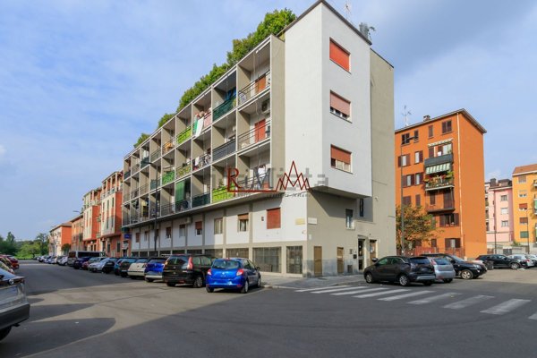 appartamento in vendita a Milano in zona Baggio