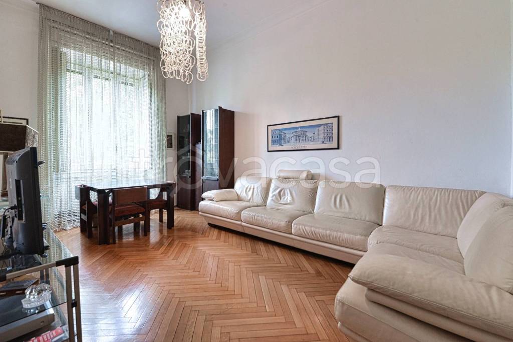 appartamento in vendita a Milano in zona Città Studi