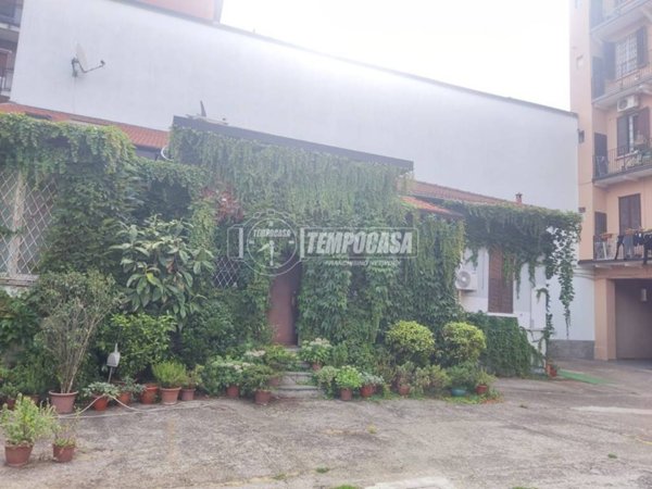 casa indipendente in vendita a Milano in zona Garegnano