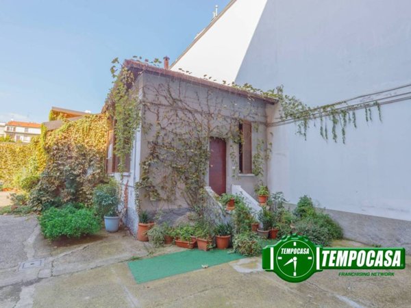 casa indipendente in vendita a Milano in zona Garegnano