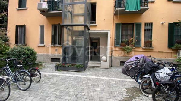appartamento in vendita a Milano in zona Famagosta