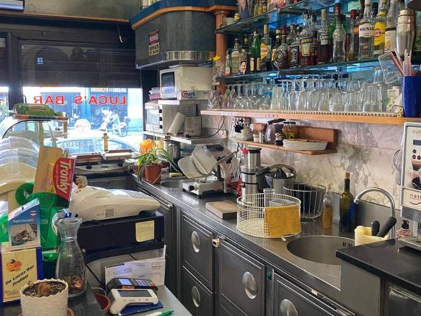 negozio in vendita a Milano in zona Trenno