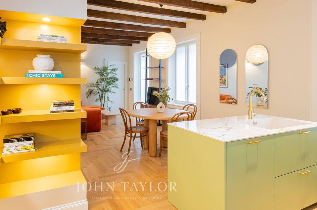 appartamento in vendita a Milano in zona Sant'Ambrogio