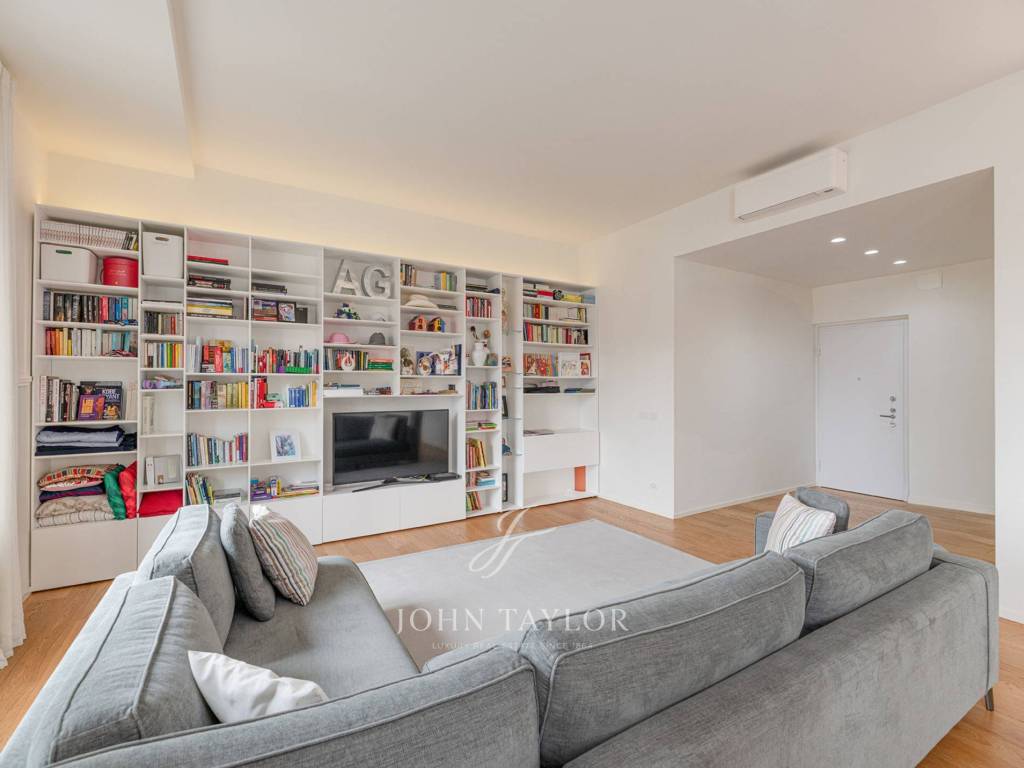 appartamento in vendita a Milano in zona Porta Garibaldi