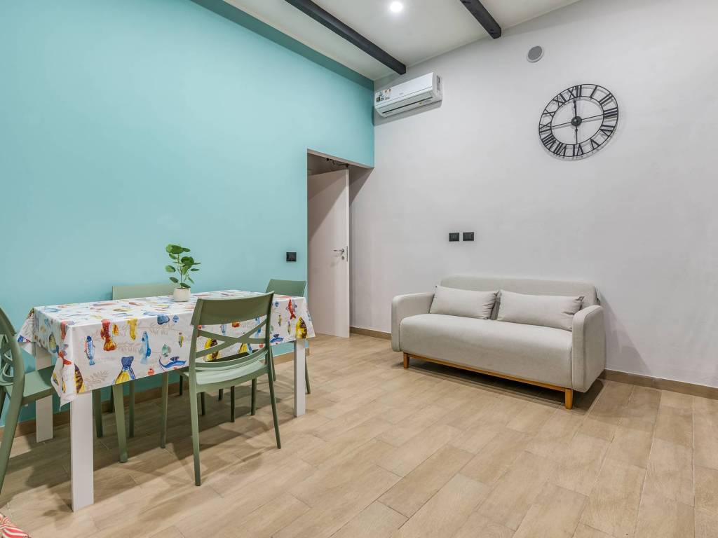 appartamento in vendita a Milano in zona Adriano