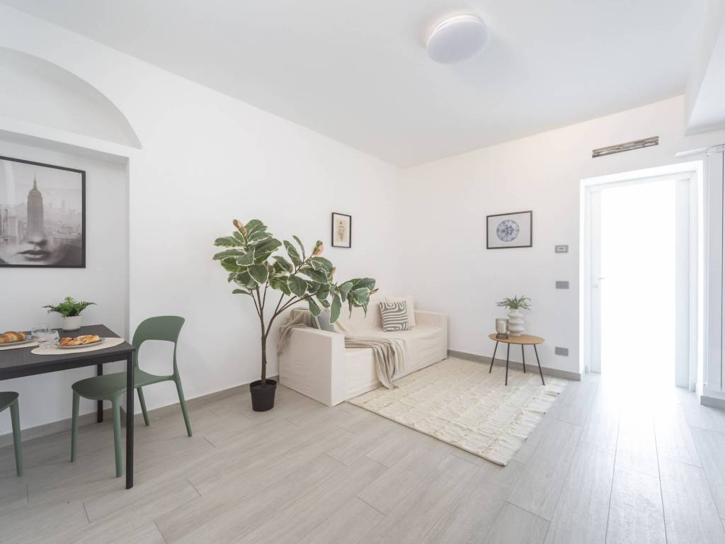 appartamento in vendita a Milano in zona Porta Genova