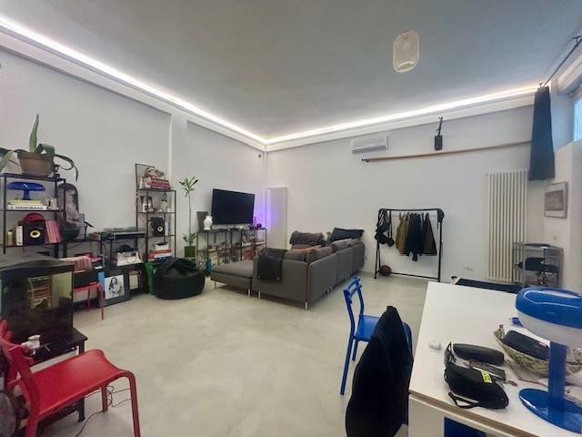 appartamento in vendita a Milano in zona Lorenteggio