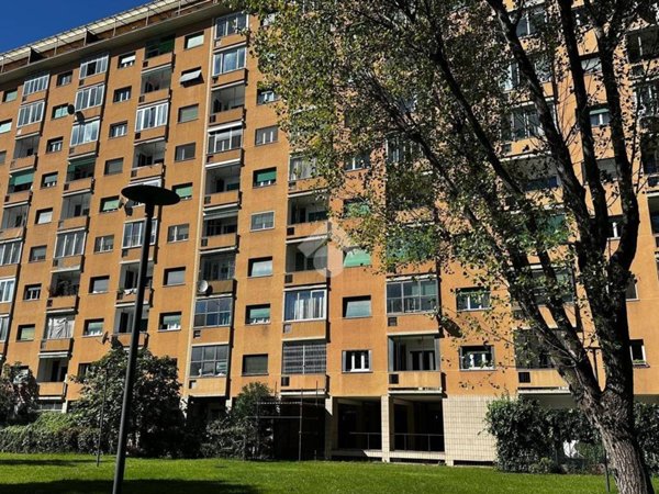 appartamento in vendita a Milano in zona Trenno