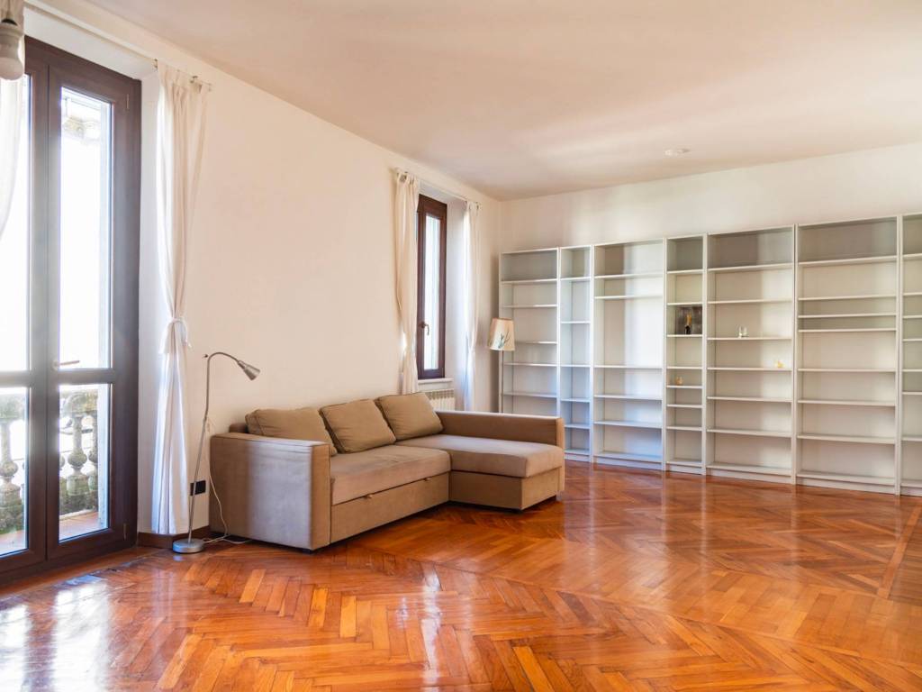 appartamento in vendita a Milano in zona Porta Venezia