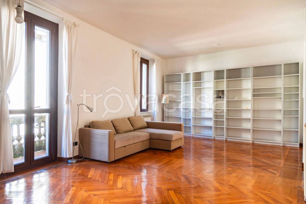 appartamento in vendita a Milano in zona Porta Venezia
