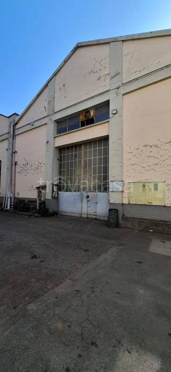 locale commerciale in vendita a Milano in zona Bovisa
