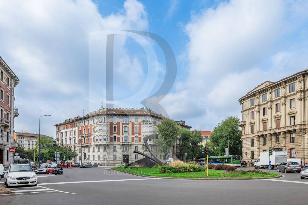 appartamento in vendita a Milano in zona Sempione