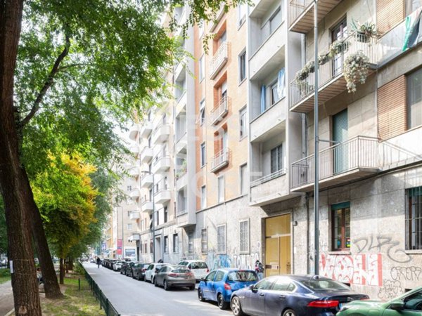 appartamento in vendita a Milano in zona Lambrate