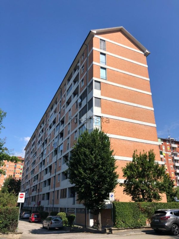 appartamento in vendita a Milano in zona Gallaratese