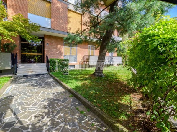 appartamento in vendita a Milano in zona Vigentino