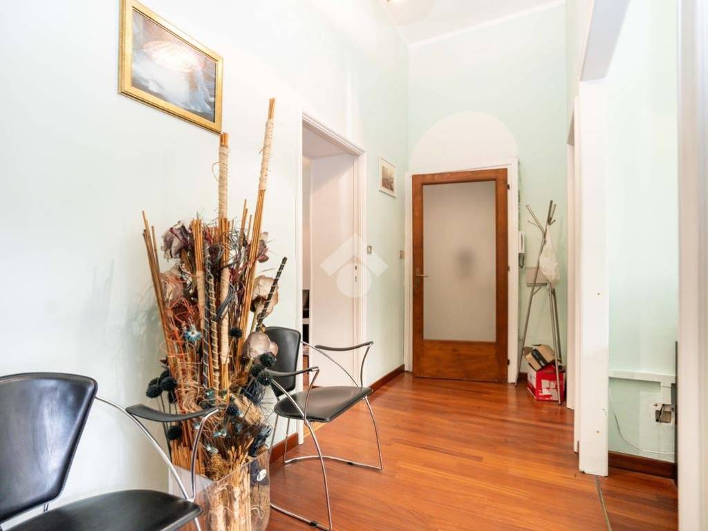 appartamento in vendita a Milano in zona Guastalla