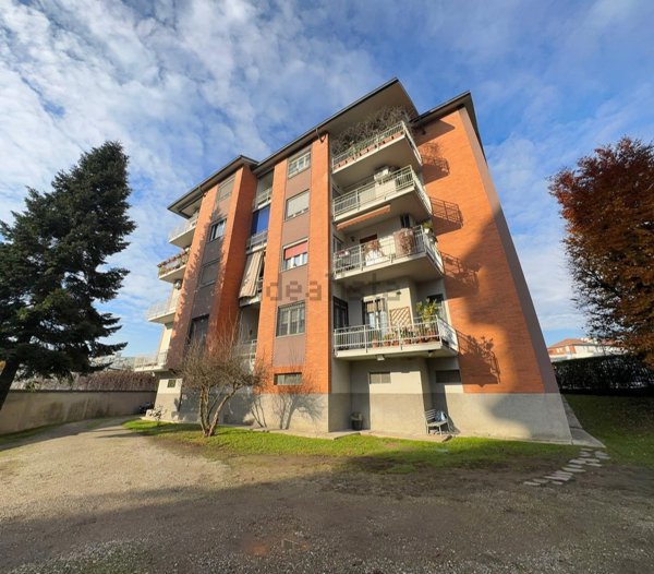 appartamento in vendita a Milano in zona Chiesa Rossa