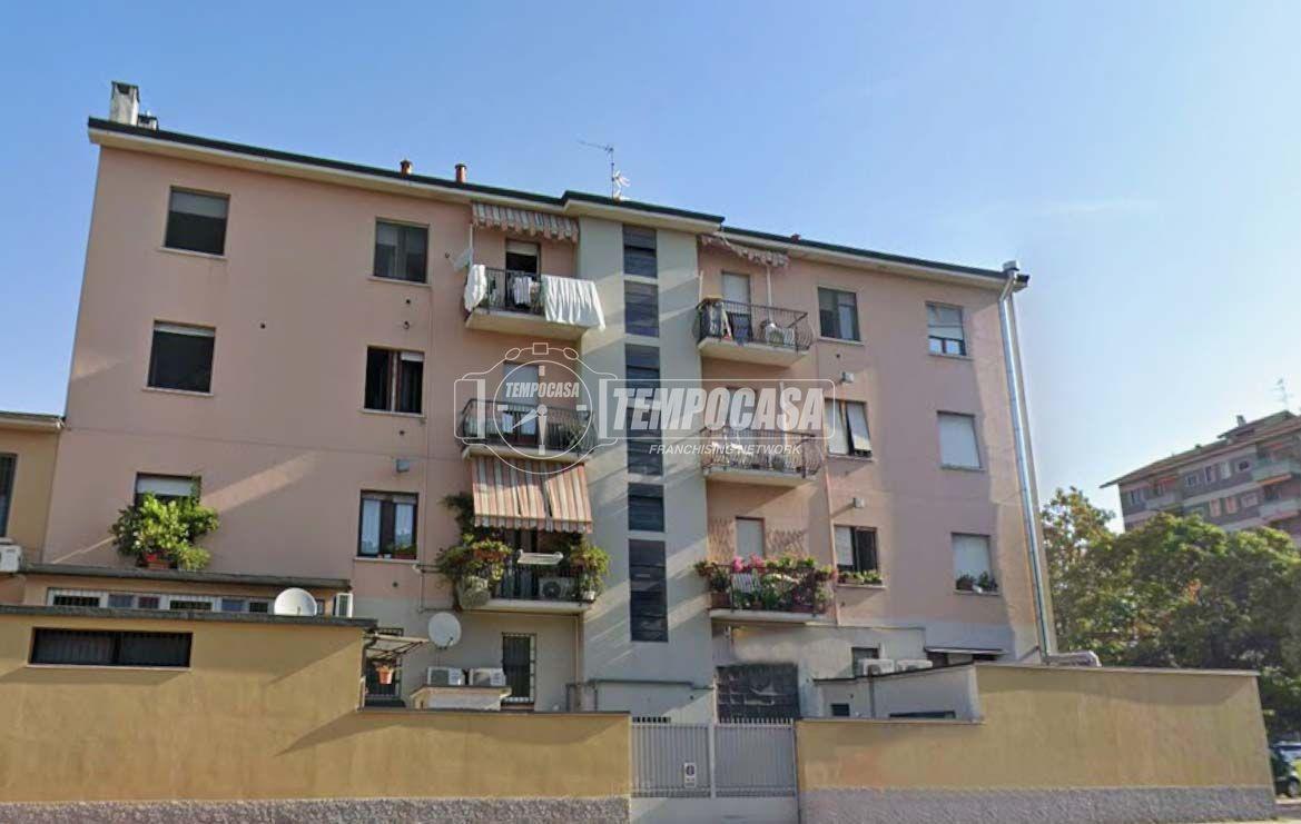 appartamento in vendita a Milano in zona Forlanini