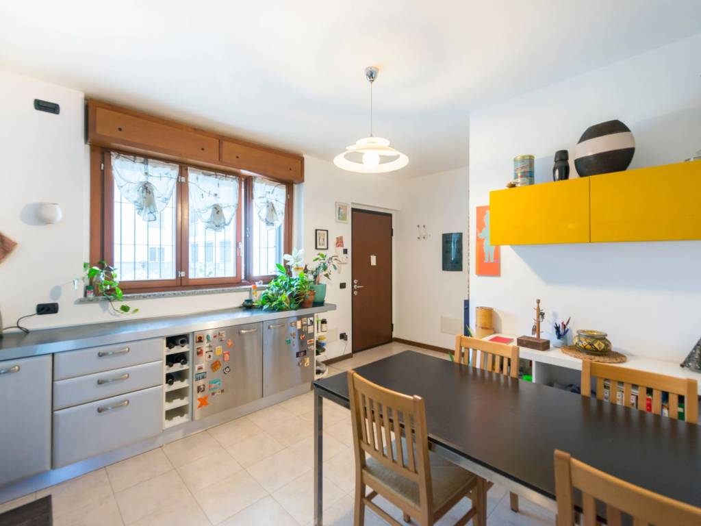 appartamento in vendita a Milano in zona Chiesa Rossa