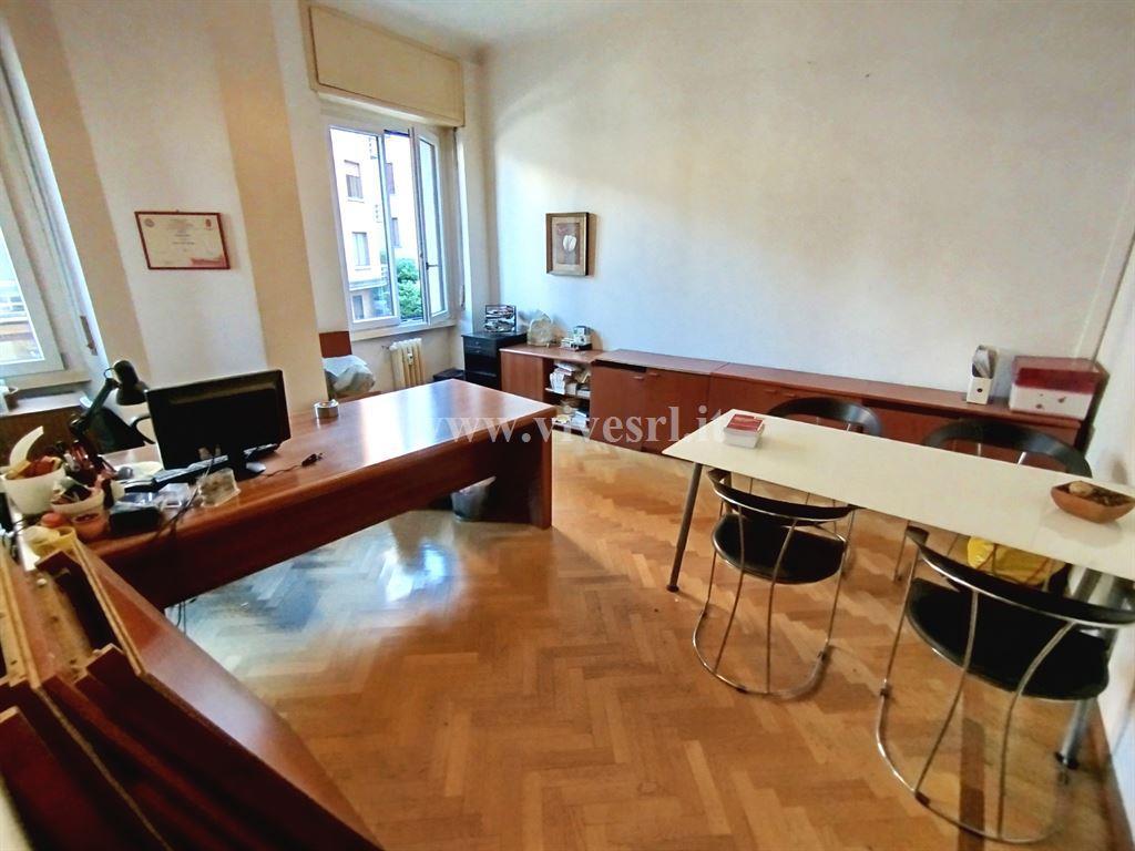 appartamento in vendita a Milano in zona Guastalla