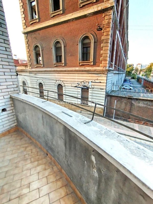 appartamento in vendita a Milano in zona Guastalla