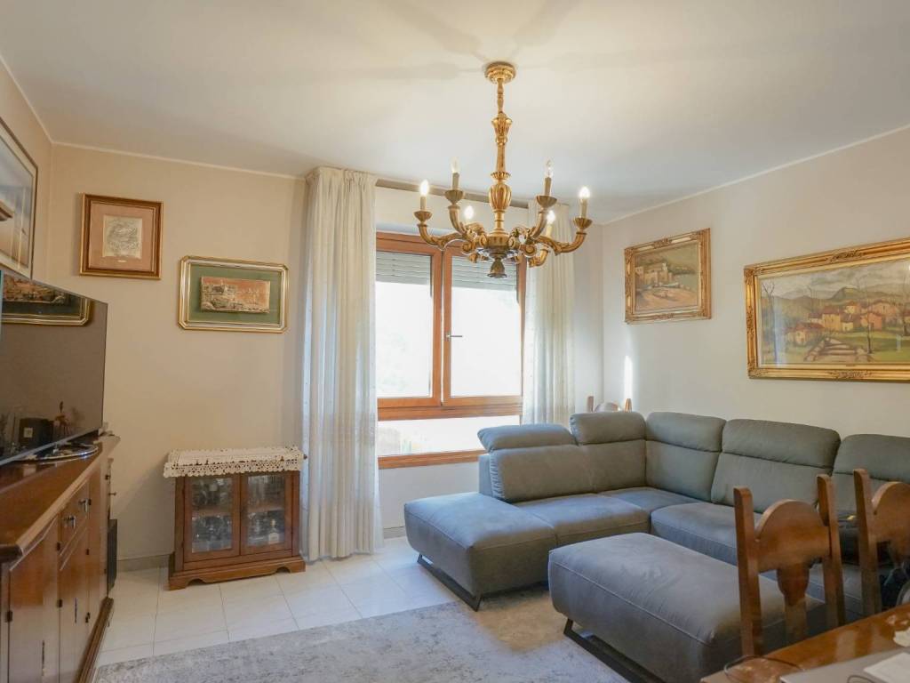 appartamento in vendita a Milano in zona Baggio