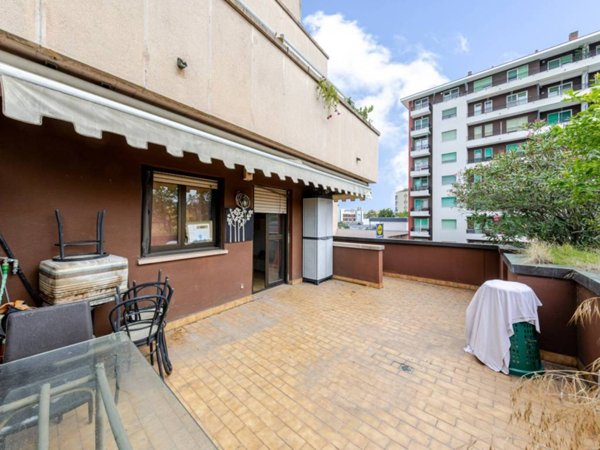 appartamento in vendita a Milano in zona Vigentino