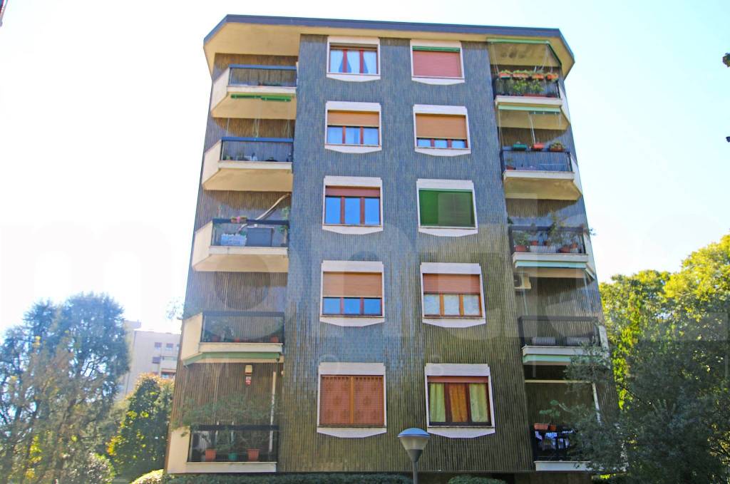 appartamento in vendita a Milano in zona Vialba