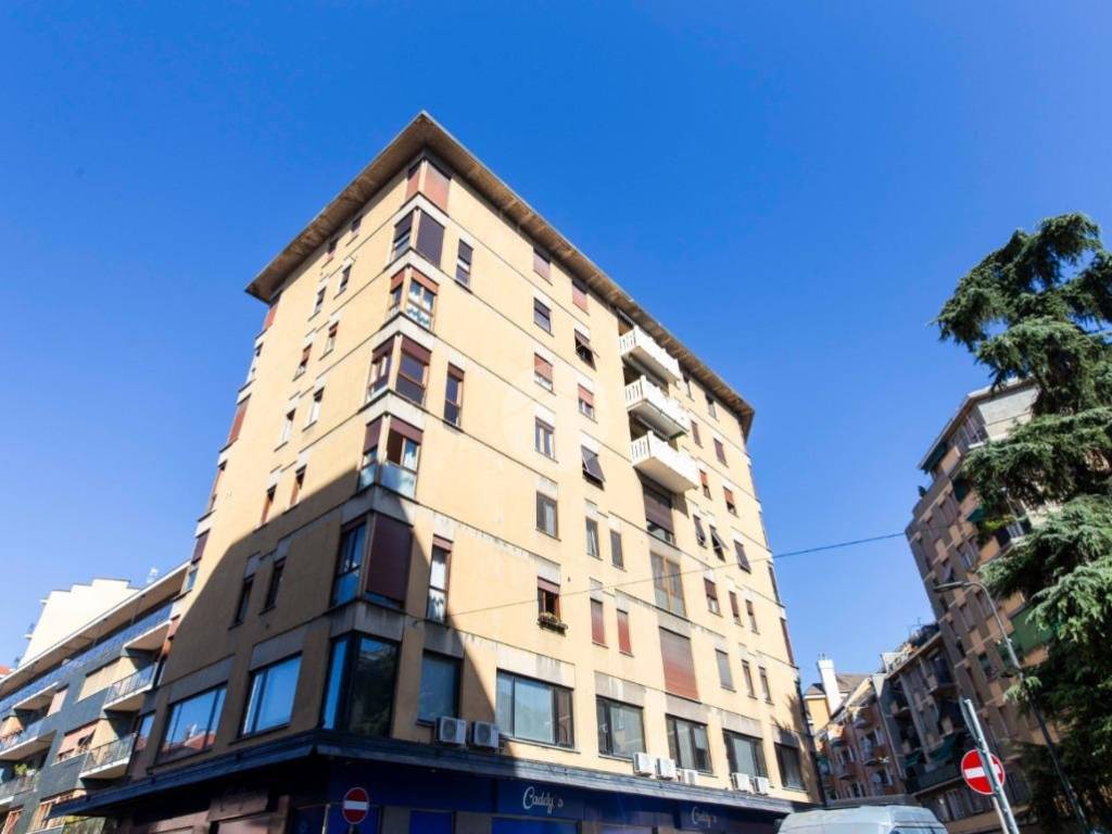 appartamento in vendita a Milano in zona Cagnola