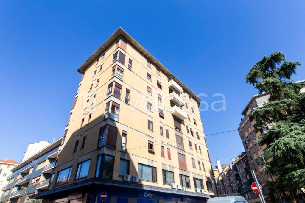 appartamento in vendita a Milano in zona Cagnola