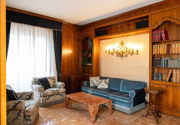 appartamento in vendita a Milano in zona Centro Direzionale