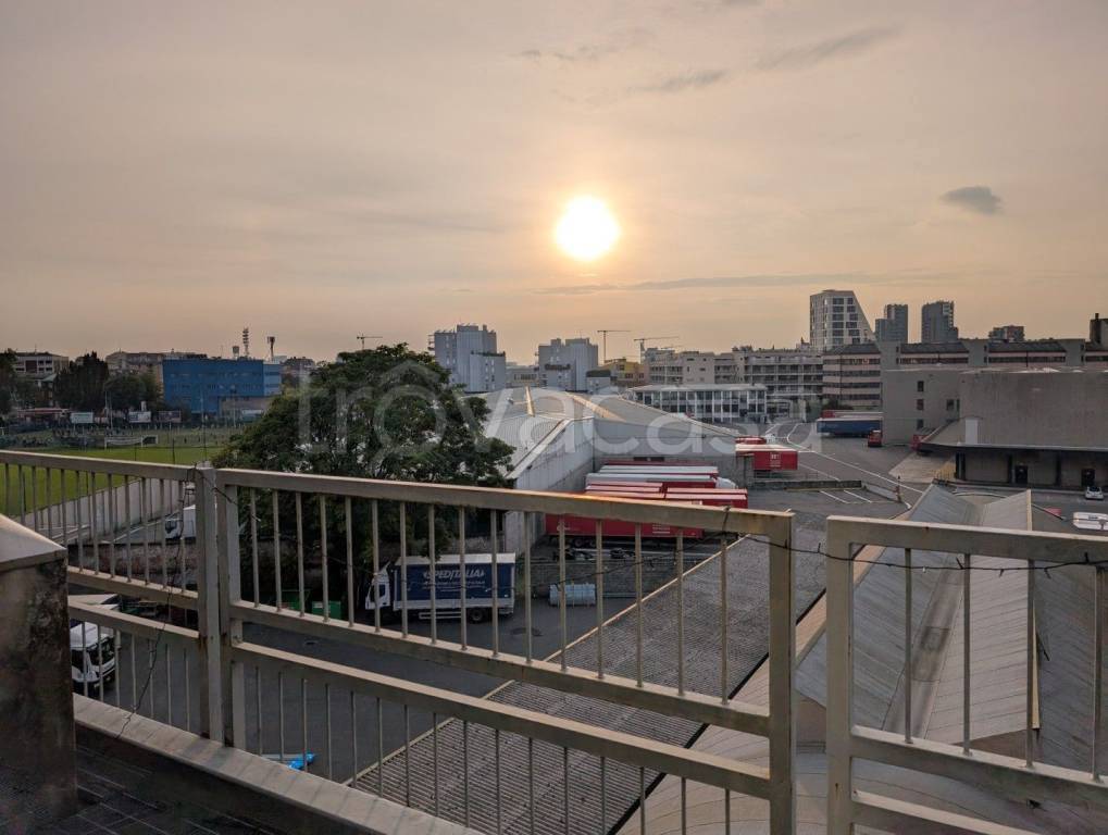 appartamento in vendita a Milano in zona Dergano