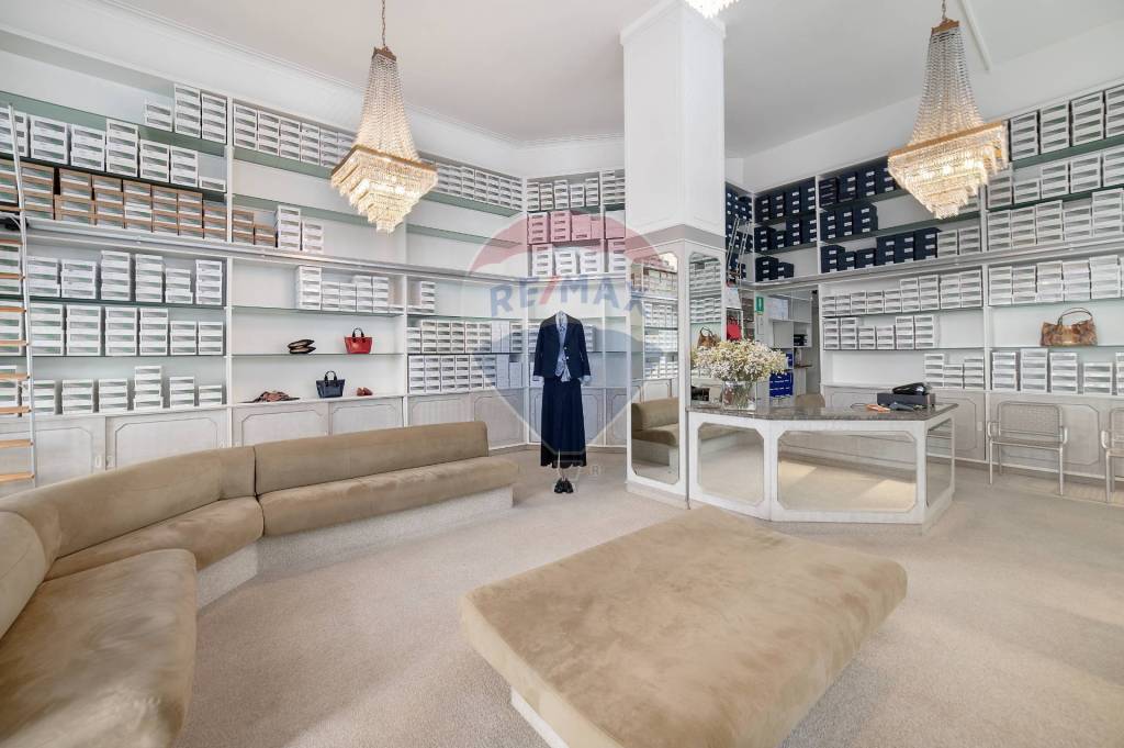 quadrivano in vendita a Milano in zona XXII Marzo