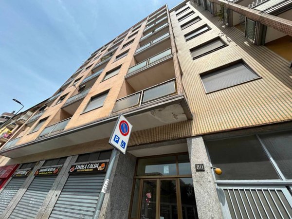 appartamento in vendita a Milano in zona Famagosta