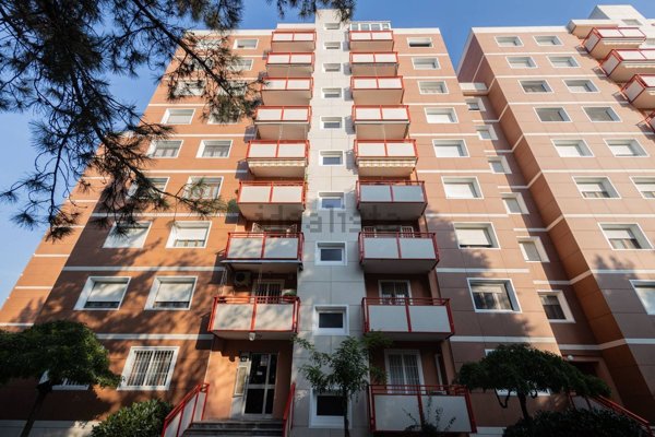 appartamento in vendita a Milano in zona Gratosoglio