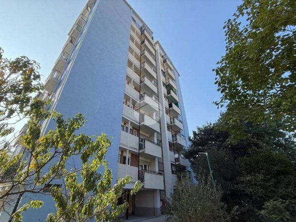 appartamento in vendita a Milano in zona Barona