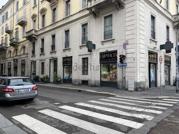 appartamento in vendita a Milano in zona Porta Nuova